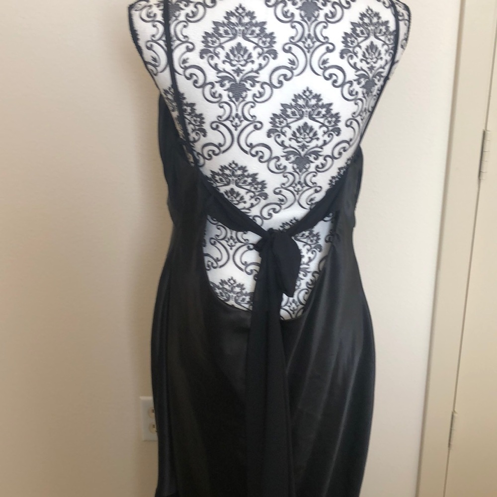 Dress - Picture 4 of 8